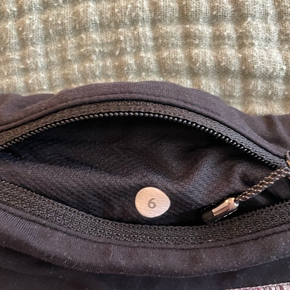 LuluLemon Speed It Up 2.5” Short - Picture 4 of 6